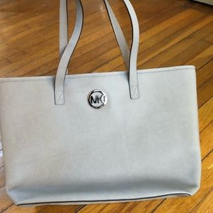 Michael Kors Pearl Grey Jet Set Travel Bag